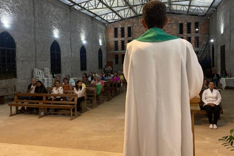 Preparar o Coração: A Confissão e a Primeira Comunhão